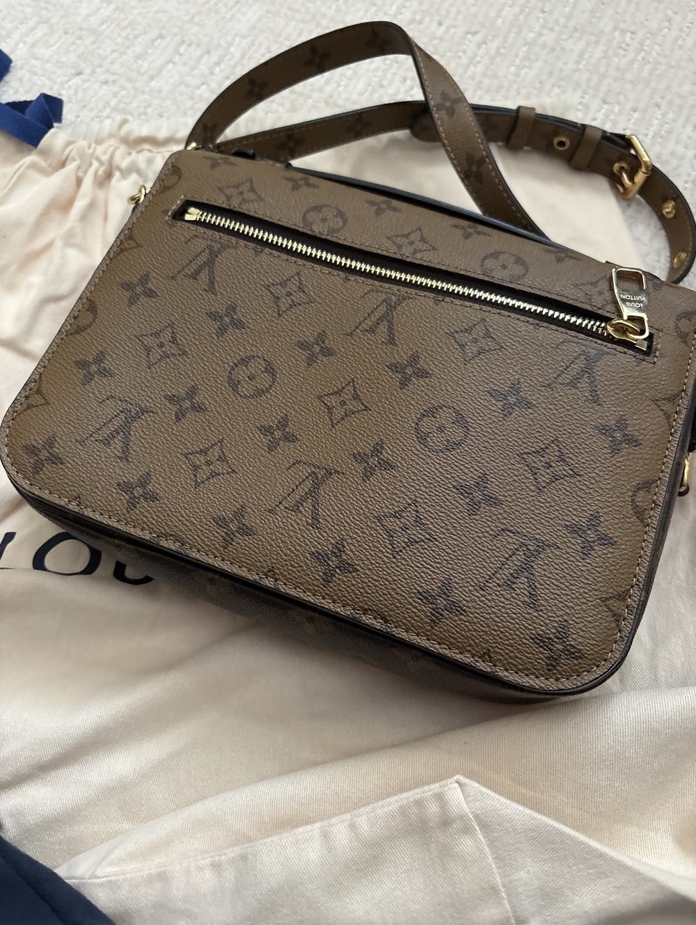 Louis Vuitton Pochette Metis Reverse - Picture 5 of 7